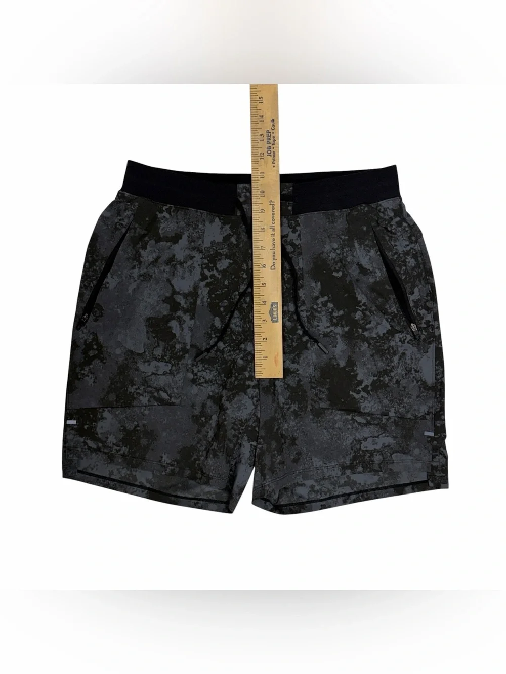 Lululemon Shorts Men Medium Black Camo License to Train Linerless 7 Athletic Gym